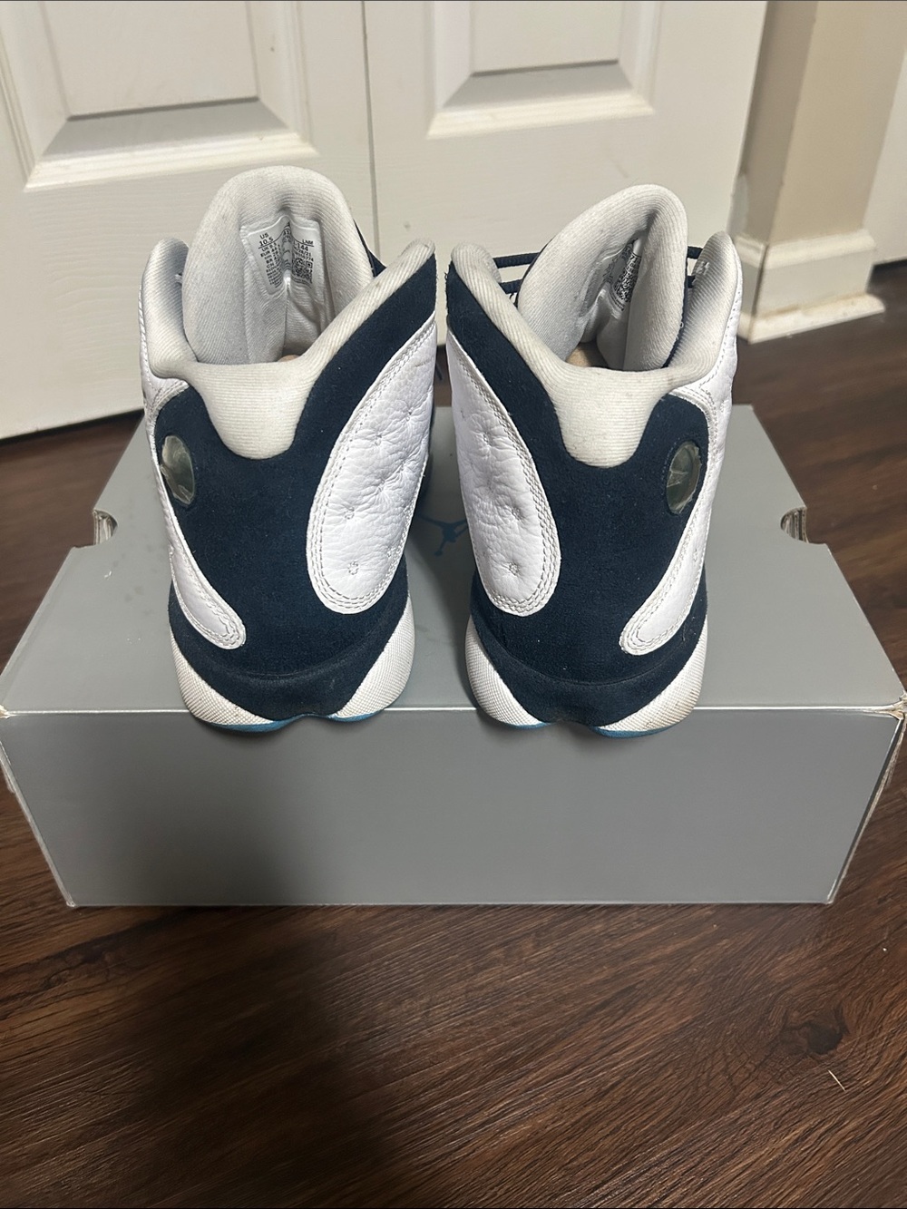 Air Jordan 13 Retro men's size 10.5 Shoes - White/DK powder blue obsidian-multi - Picture 4 of 7